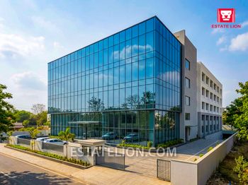 100,000 sq.ft. Commercial Office Building for Sale in Sector 4, Noida