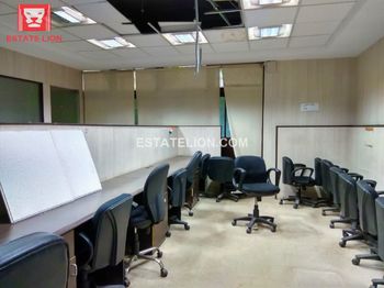 3800 sq.ft. Commercial Office Space for Rent in Green Park, Delhi South, Near Metro